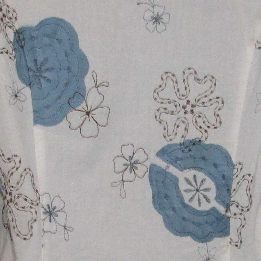Tribal Flower Top Size Medium Blouse - Picture 4 of 4